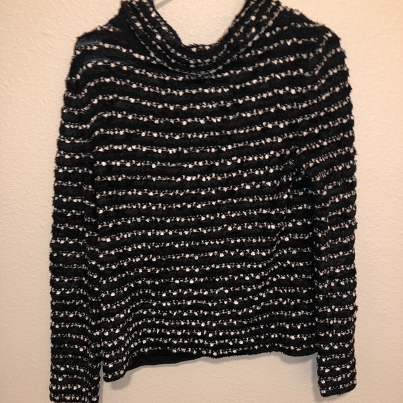 St. John Sport Cowl Neck Sweater - Small - Picture 4 of 4